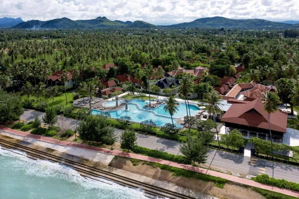 Отель Wyndham Hua Hin Pranburi Resort & Villas (ex. Evason Hua Hin) 5*