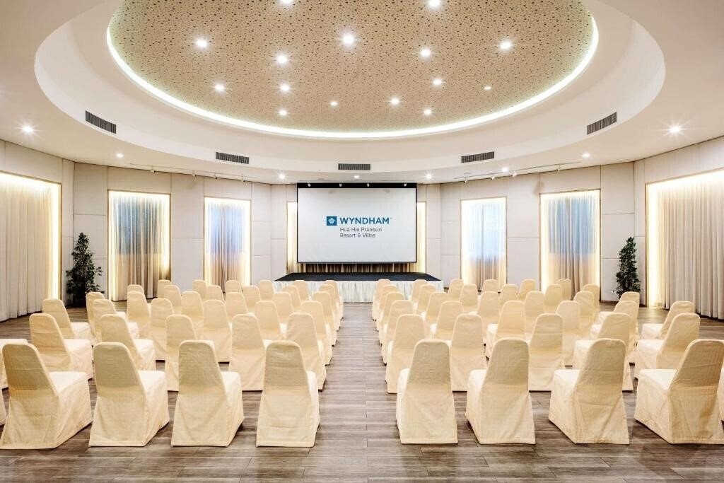 Изображение Wyndham Hua Hin Pranburi Resort & Villas (ex. Evason Hua Hin) 5*