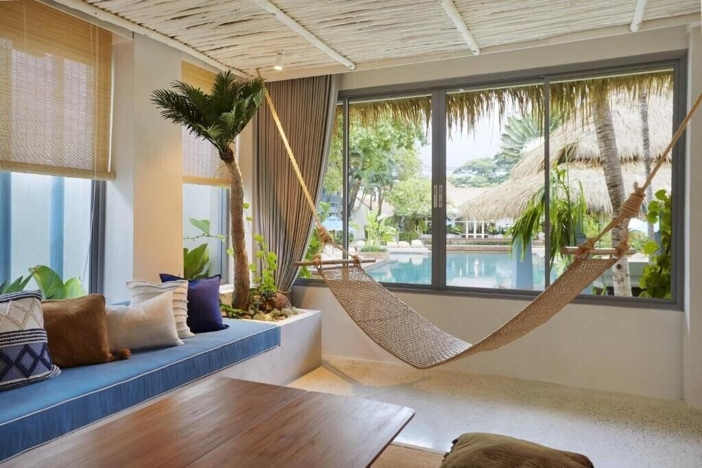 The Peri Hotel Hua Hin 4* фотосуреті