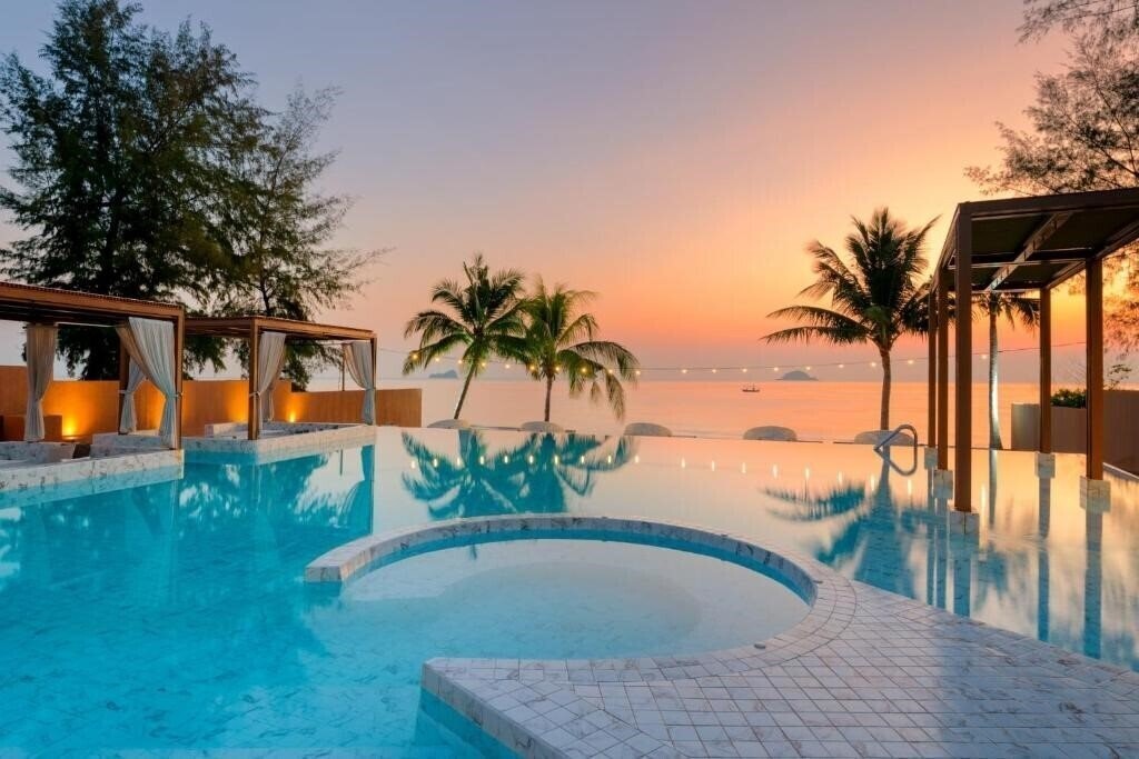 Отель Best Western Plus Carapace 4*