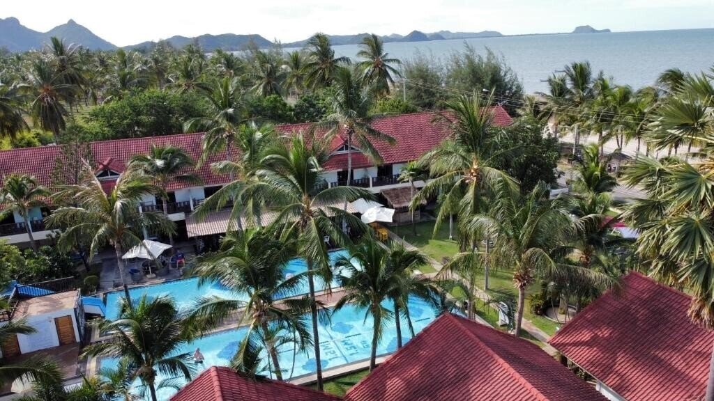 Фотография Dolphin Bay Resort 3*