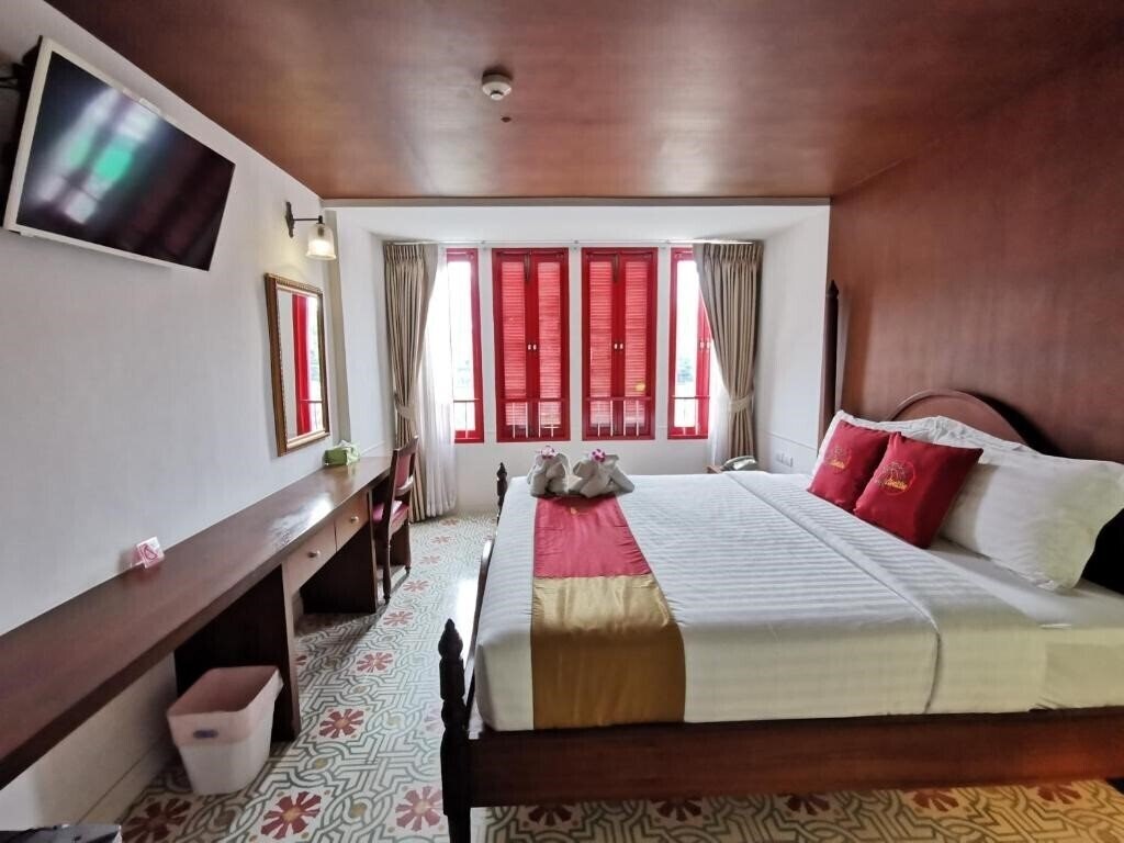 Отель Lertnimit Boutique Hotel 3*