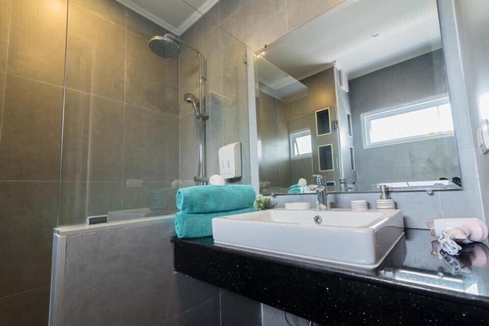 Surf & Sand Resort 3* фотосуреті