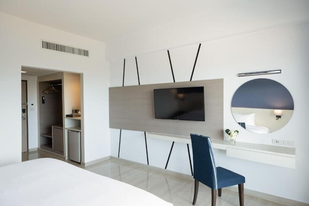 Centara Life Cha-Am Beach Resort Hua Hin (ex. Beach Garden Hotel Cha-Am) 3* фотосуреті