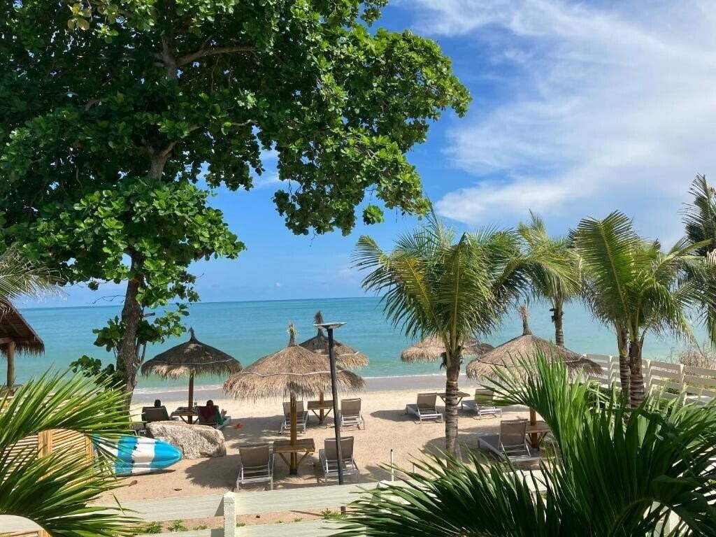 Фото Le Petit Saint Tropez 3*