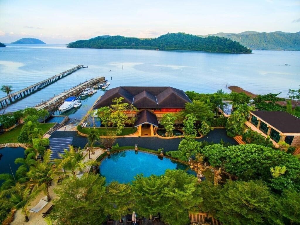 Отель Parama Koh Chang By Epikurean Lifestyle 4*