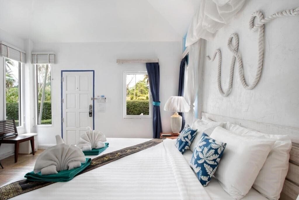 Фото The White Knot Resort 3*