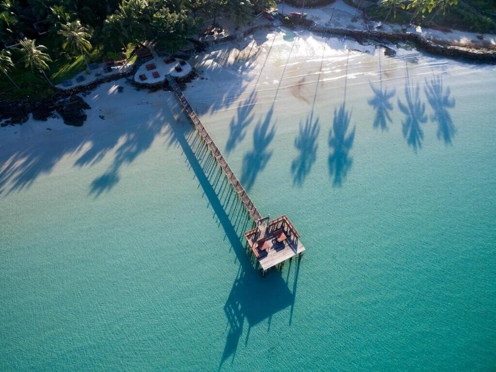 Отель The Beach Natural Resort Koh Kood 4*