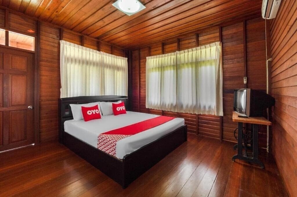 Oyo 1143 Phet Luran Thai Resort Kohchang 2* қонақ үйі