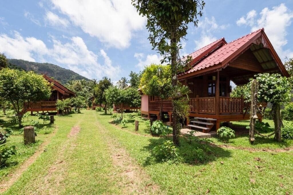 Фото Oyo 1143 Phet Luran Thai Resort Kohchang 2*