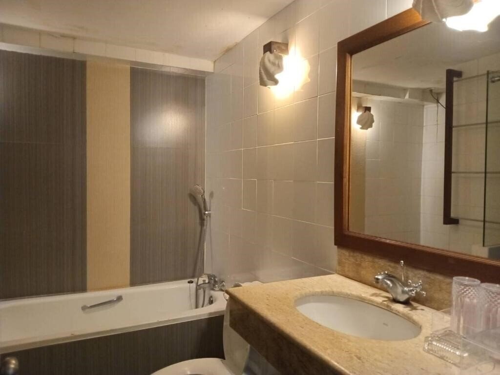 Фото Bhumiyama Beach Resort 4*