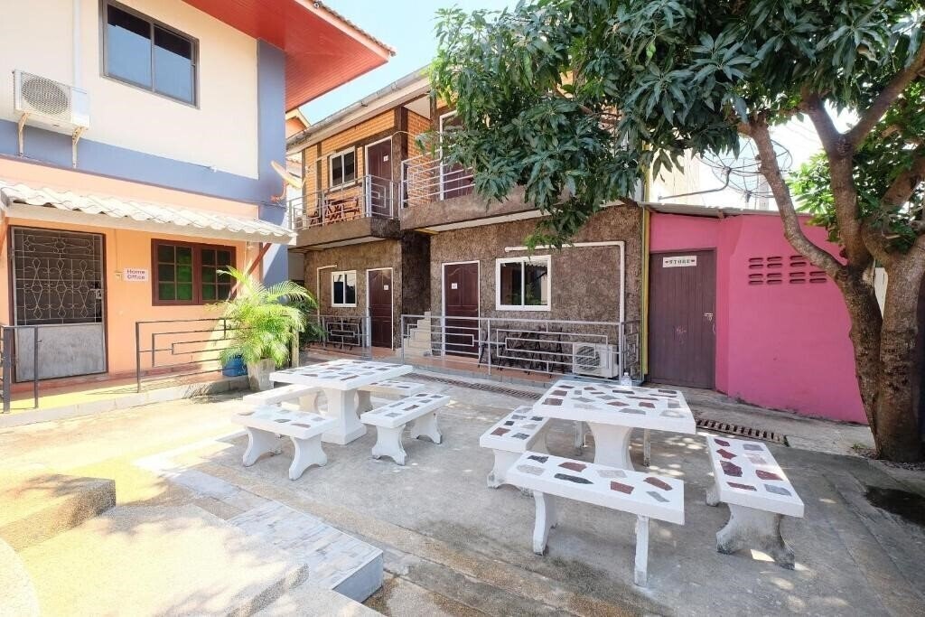 Картинка OYO 609 Lanta Dream House Apartment 2*