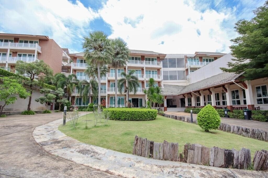 Отель Ananda Lanta Resort 3*