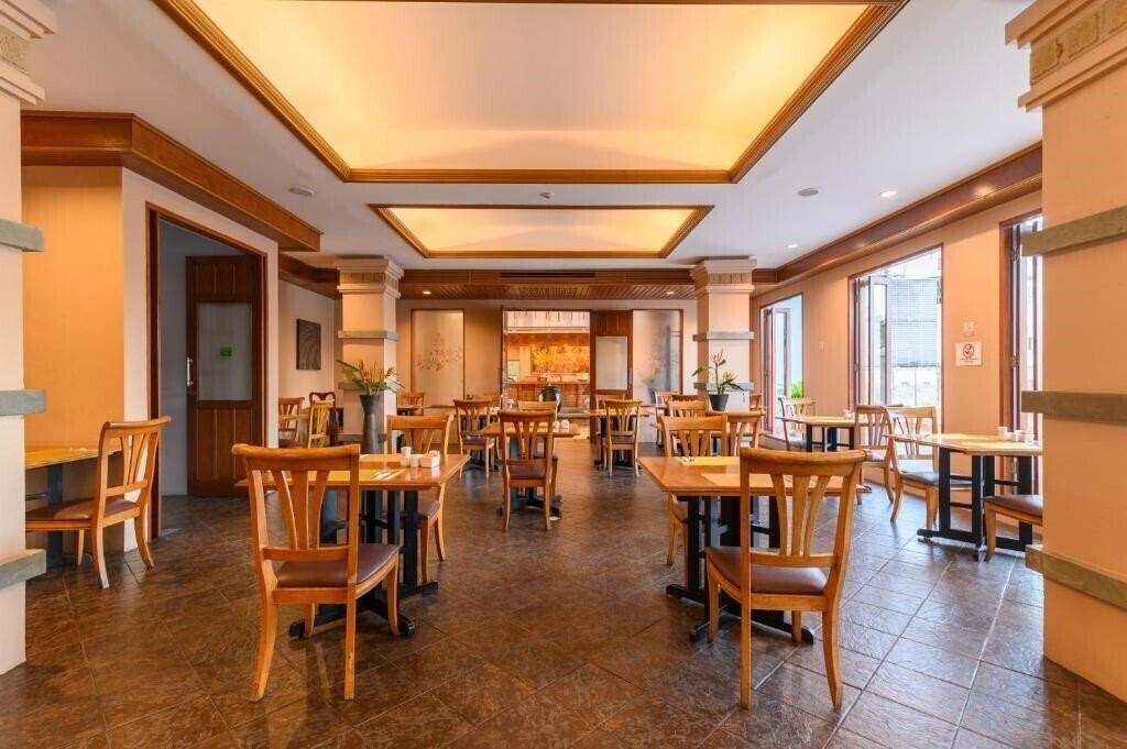 Картинка Phuket Kata Resort 3*