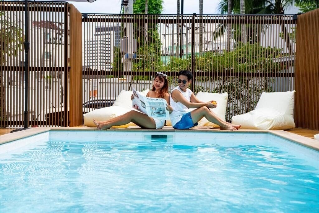 Фото The Tint At Phuket Town 2*