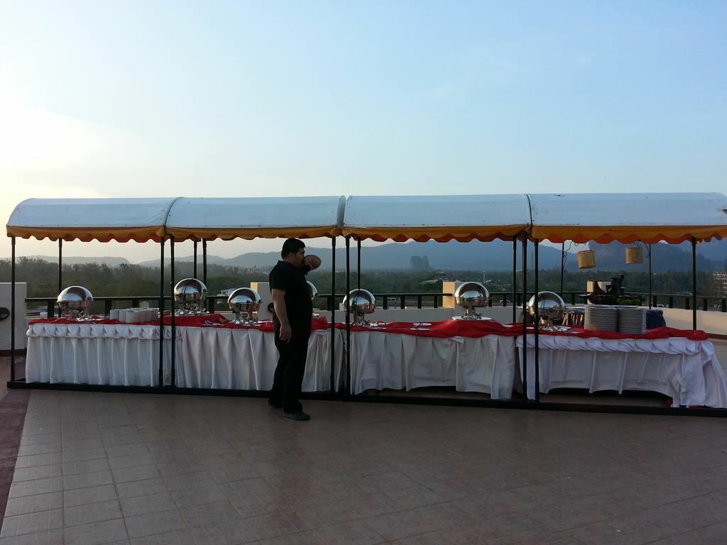 Pavilion Queen’s Bay 4* фотосуреті