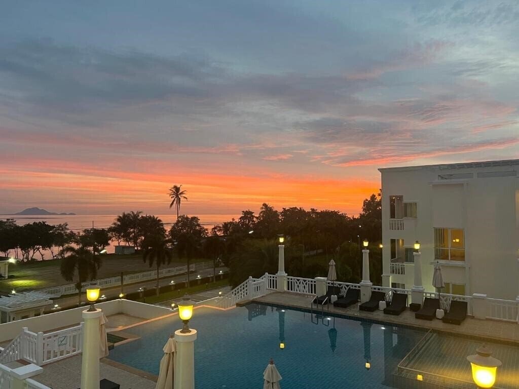 Krabi Front Bay Resort 4* суреті