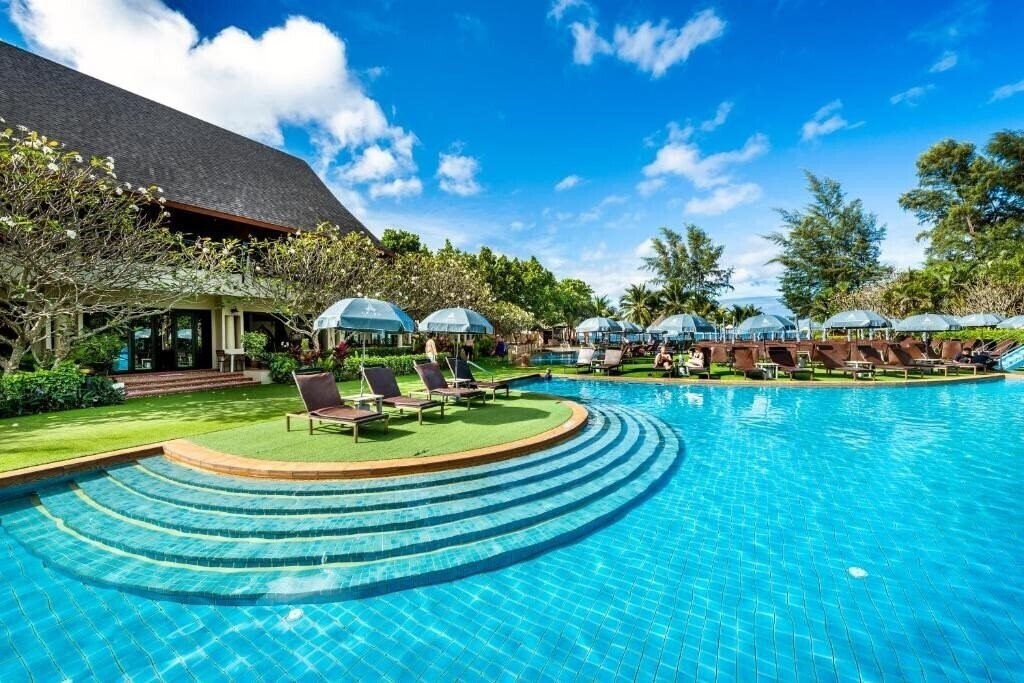 Отель Chada Beach Resort And SPA 5*