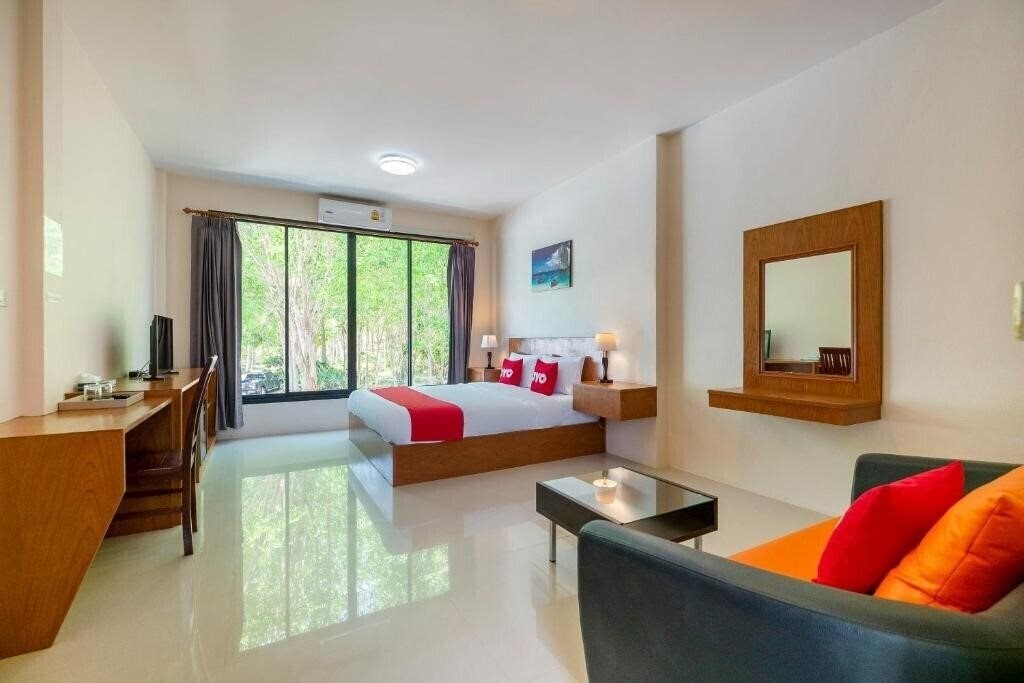 Фото Oyo 665 Sj House Hotel 3*