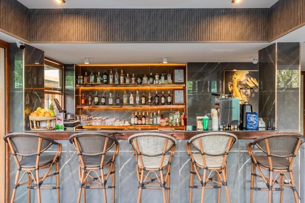 Legacy V Beach 4* суреті