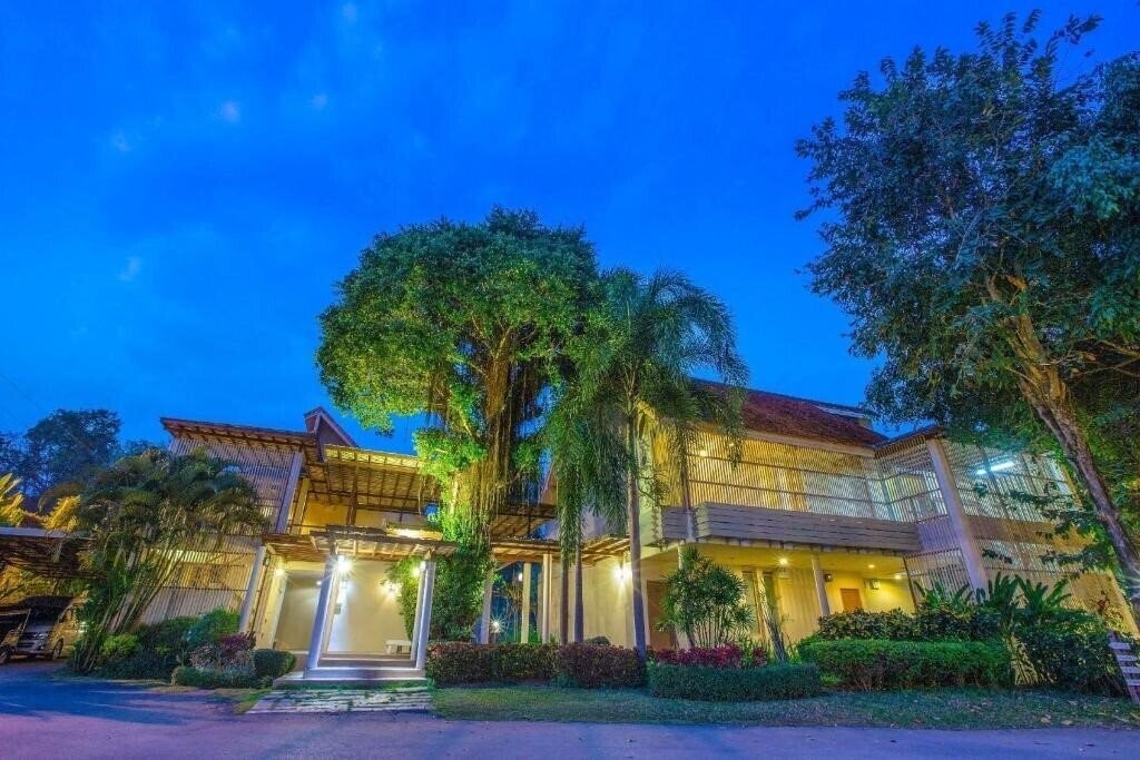 Отель Belle Villa Resort 3*