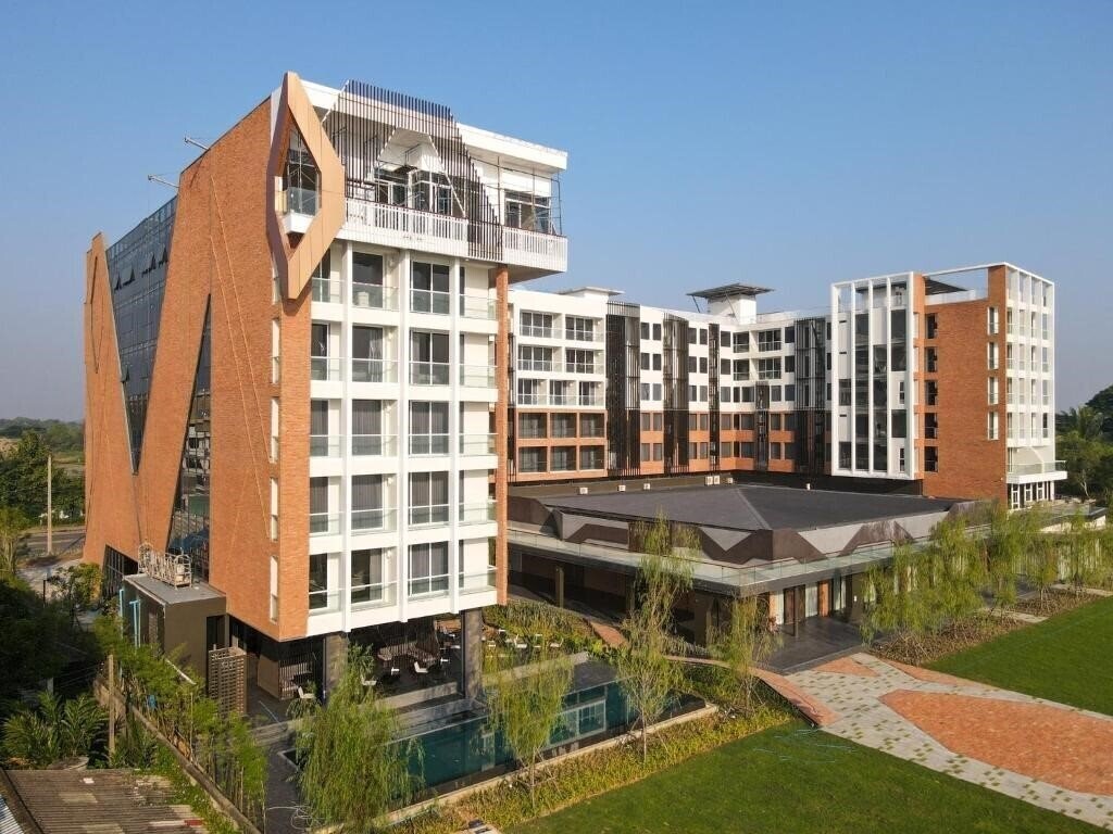 Отель Vela Dhi Nakhon Phanom 4*