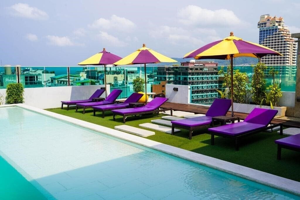 Отель The AIM Patong Hotel 3*