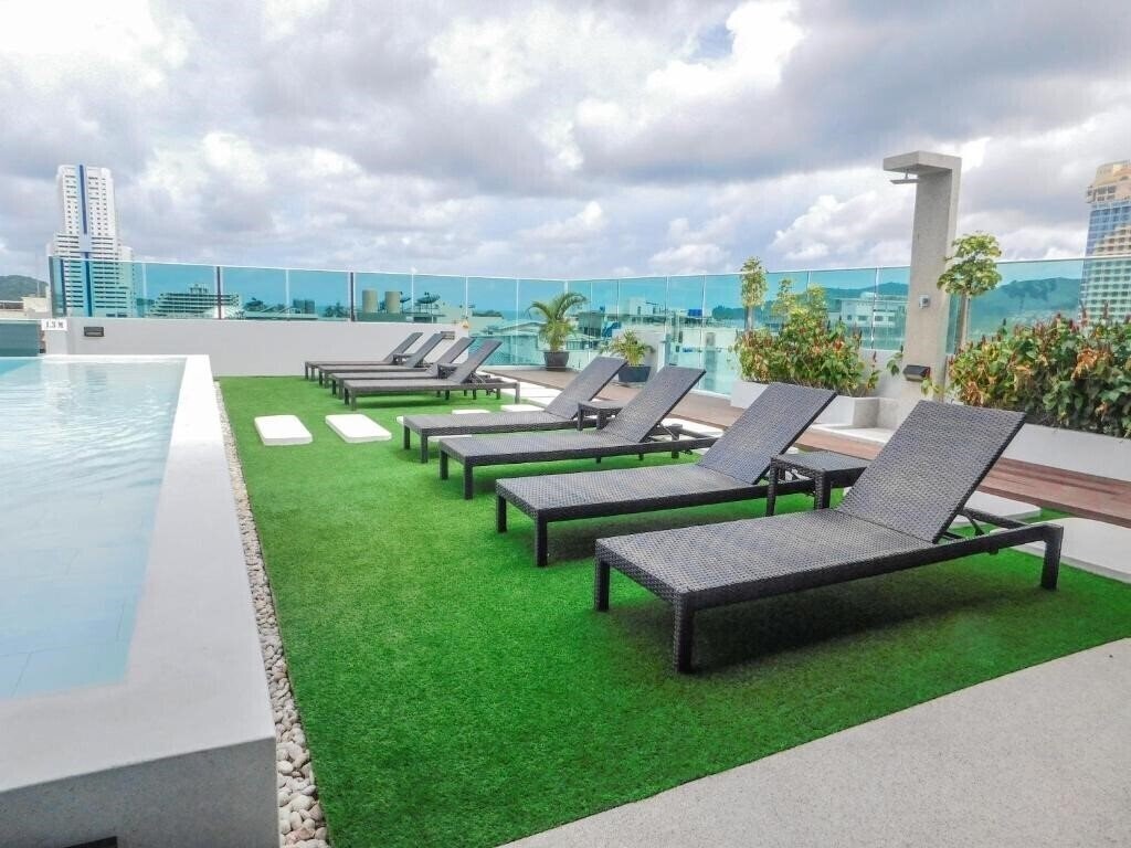 The AIM Patong Hotel 3* суреті