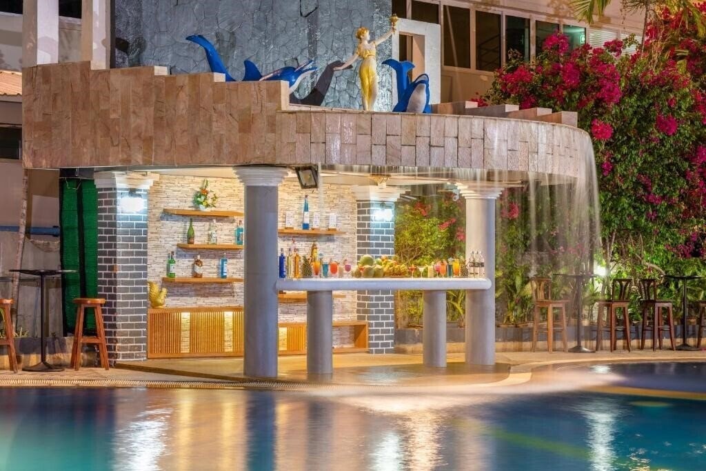 Tony Resort 3* суреті