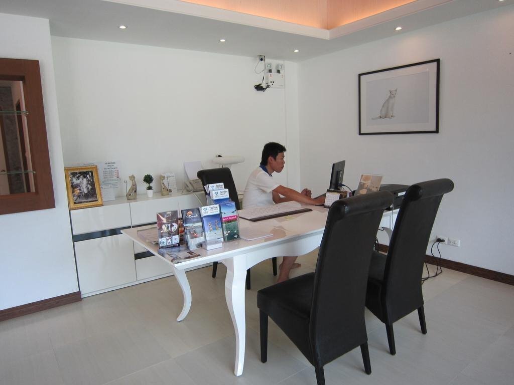 White Cat Hotel 2* фотосуреті