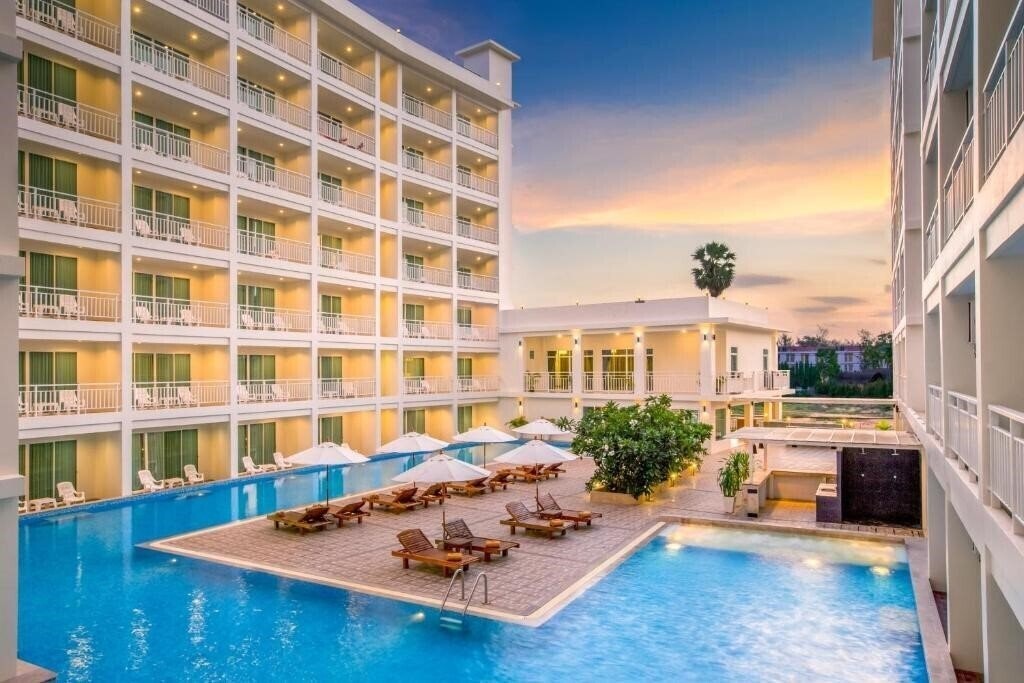 Отель Chanalai Hillside Resort 4*