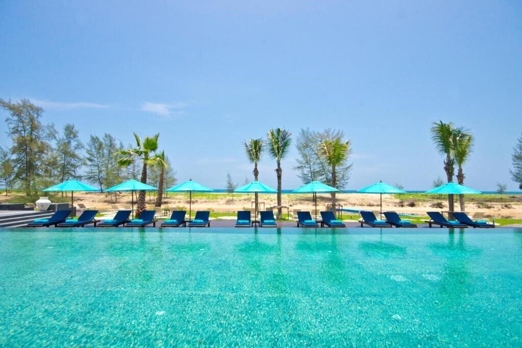 Le Coral Hideaway Beyond Phuket 5* суреті