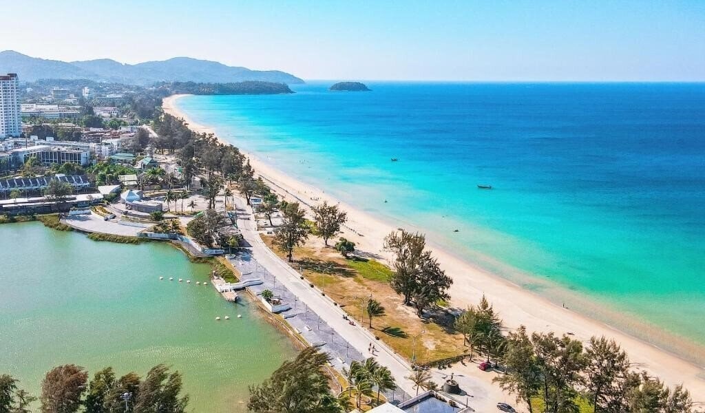 Отель Novotel Phuket Karon Resort & Spa 4*