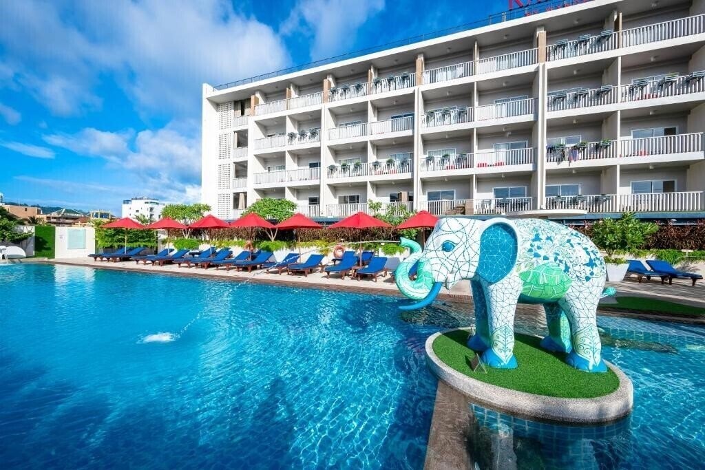 Отель Ramada Plaza Phuket Deevana 4*