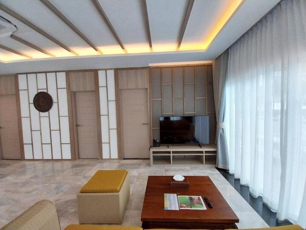 Phunawa Resort Phuket Karon Beach SHA Plus (ex. Phunawa Resort, Karon Sovereign All Suites Resort, Dewa Karon Beach Phuket) 4* суреті