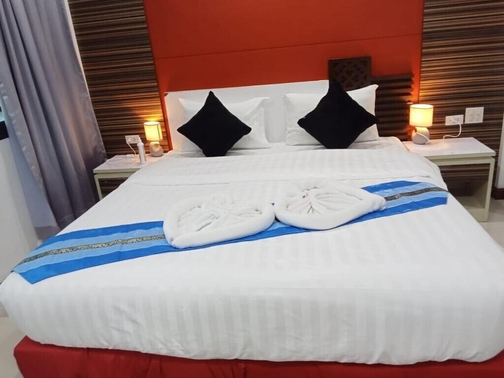 Отель Patong Max Value Hotel 3*