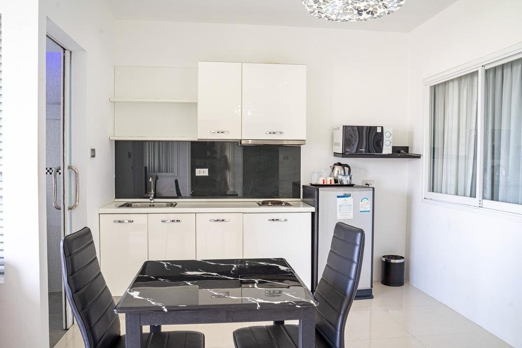 Tuana Patong Holiday Hotel 3* суреті