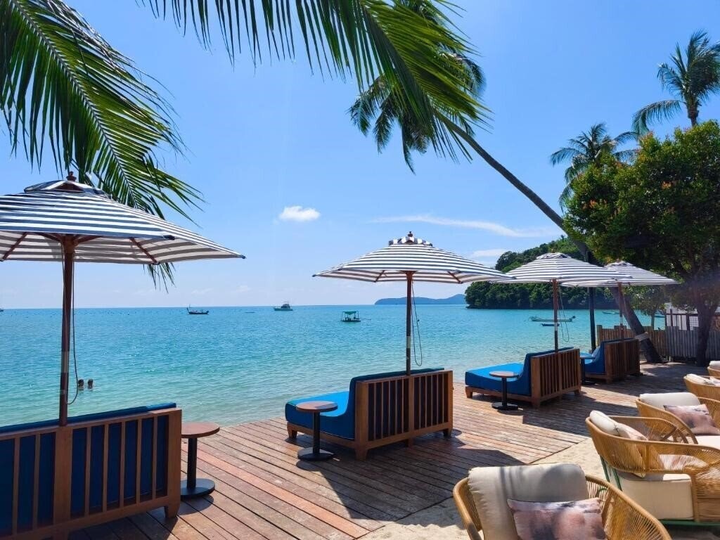 Отель Bandara Phuket Beach Resort 4*