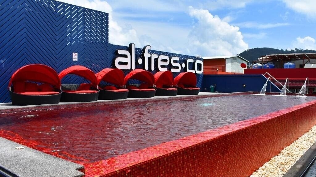 Отель Alfresco Phuket Hotel 3*