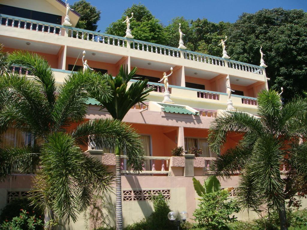 Baan Karon Hill Phuket Resort 3* фотосуреті