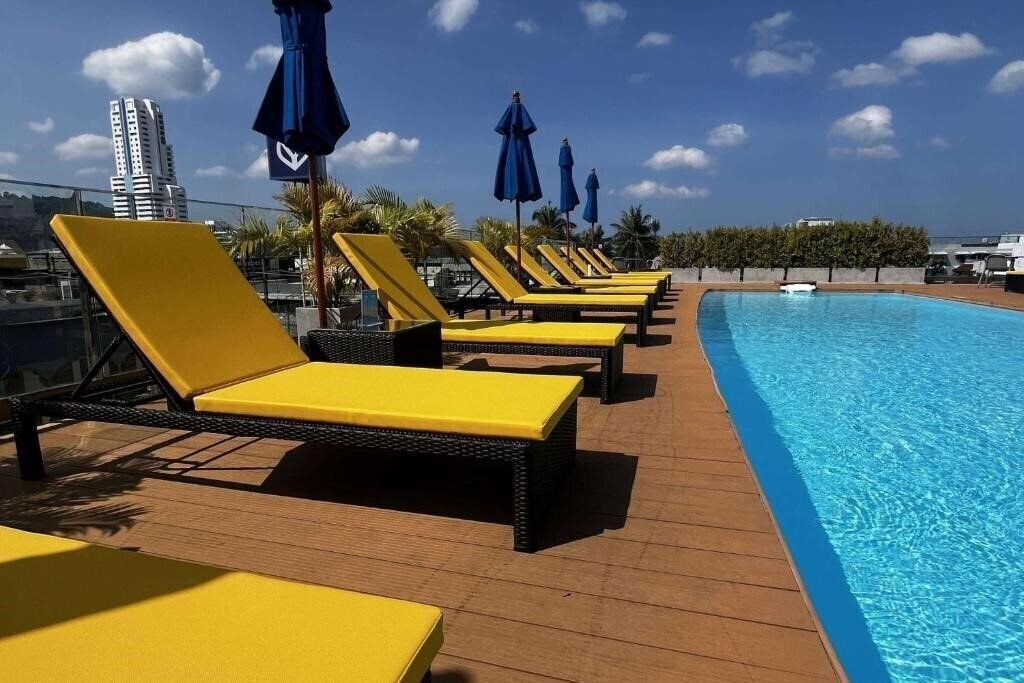 Фотография Days Inn Patong Beach 3*