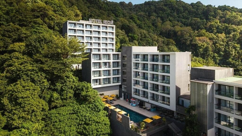 Отель Hotel Ikon Phuket 4*