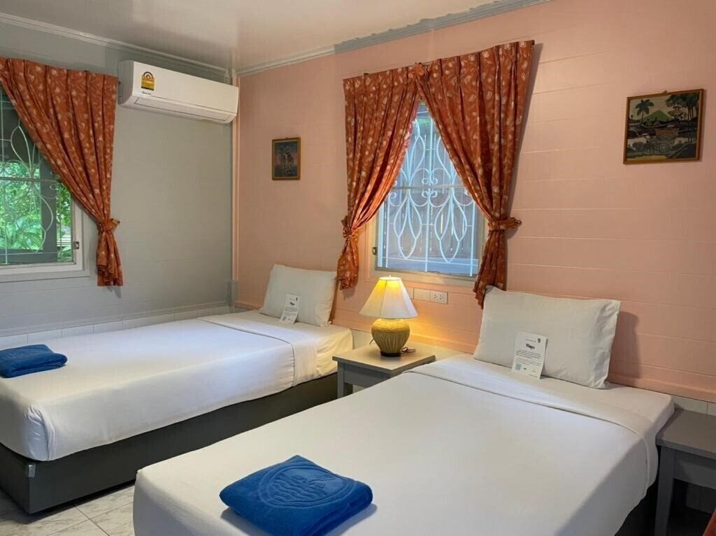 Phuket Golden Sand Inn 2* қонақ үйі