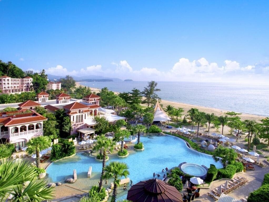 Centara Grand Beach Resort Phuket 5* қонақ үйі