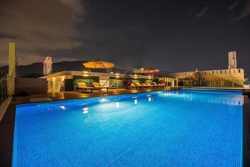 Araya Phuket Beach Resort & Spa 4* қонақ үйі