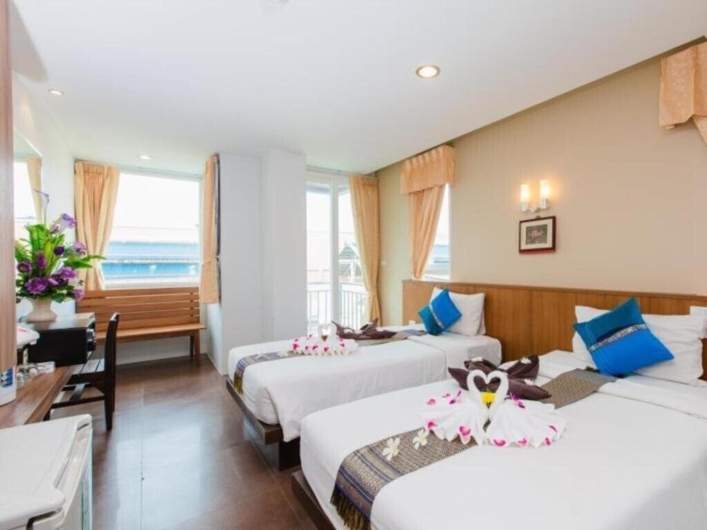 Фото Azure Phuket Hotel 3*