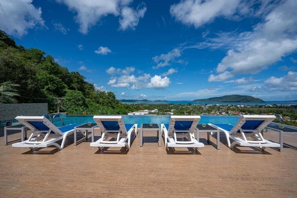 Отель The View Rawada Resort 4*