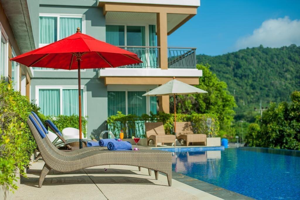 Отель The Jasmine Nai Harn Beach Resort 3*