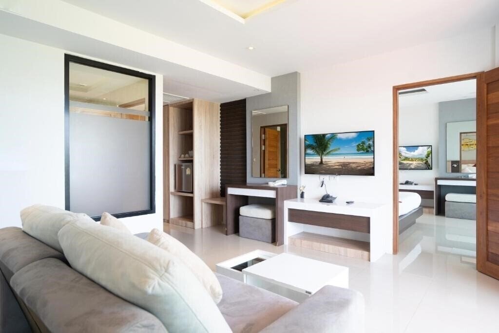 Paripas Patong Resort 4* суреті