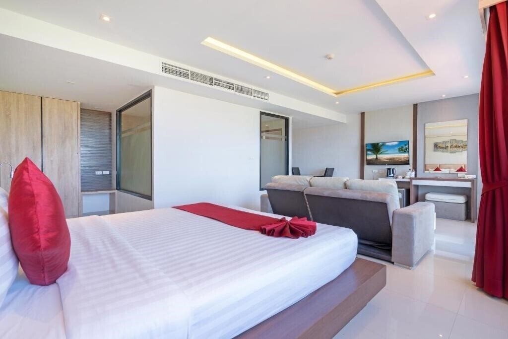 Paripas Patong Resort 4* суреті